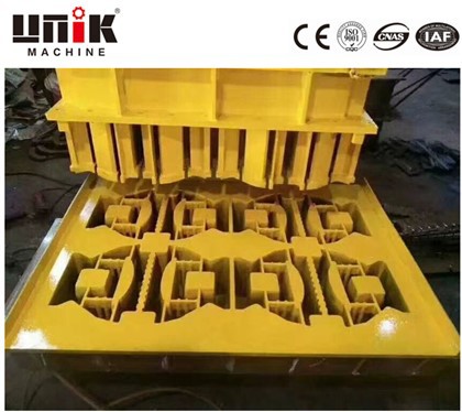 Stampi per blocchi di cemento ad incastro